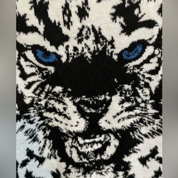 Zara knit tiger print with blue eyes striking statement sweater - Picture 2 of 3